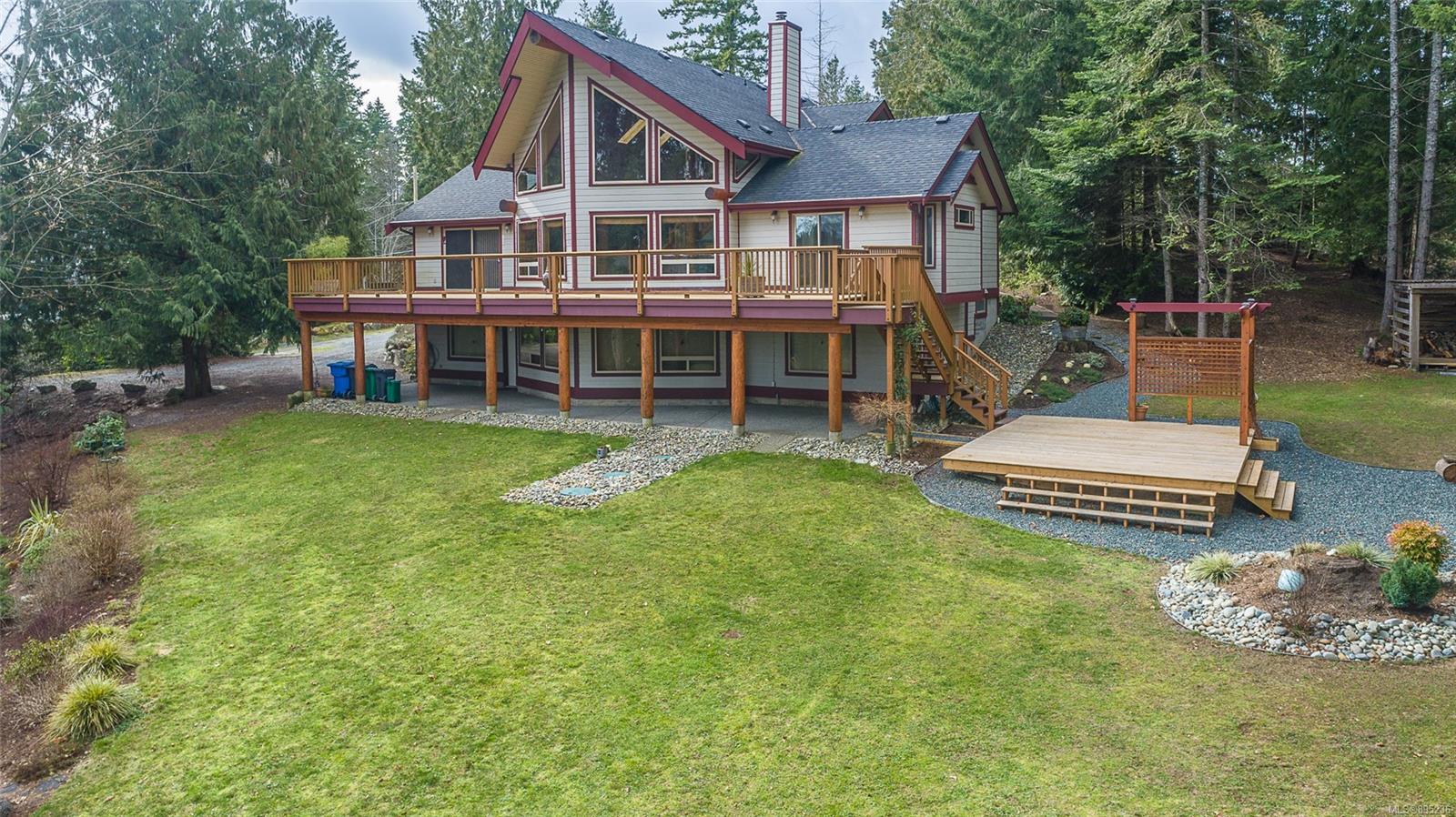 1298 Fielding Road, Nanaimo, BC, V9X 1K8 895236 Susan McGougan