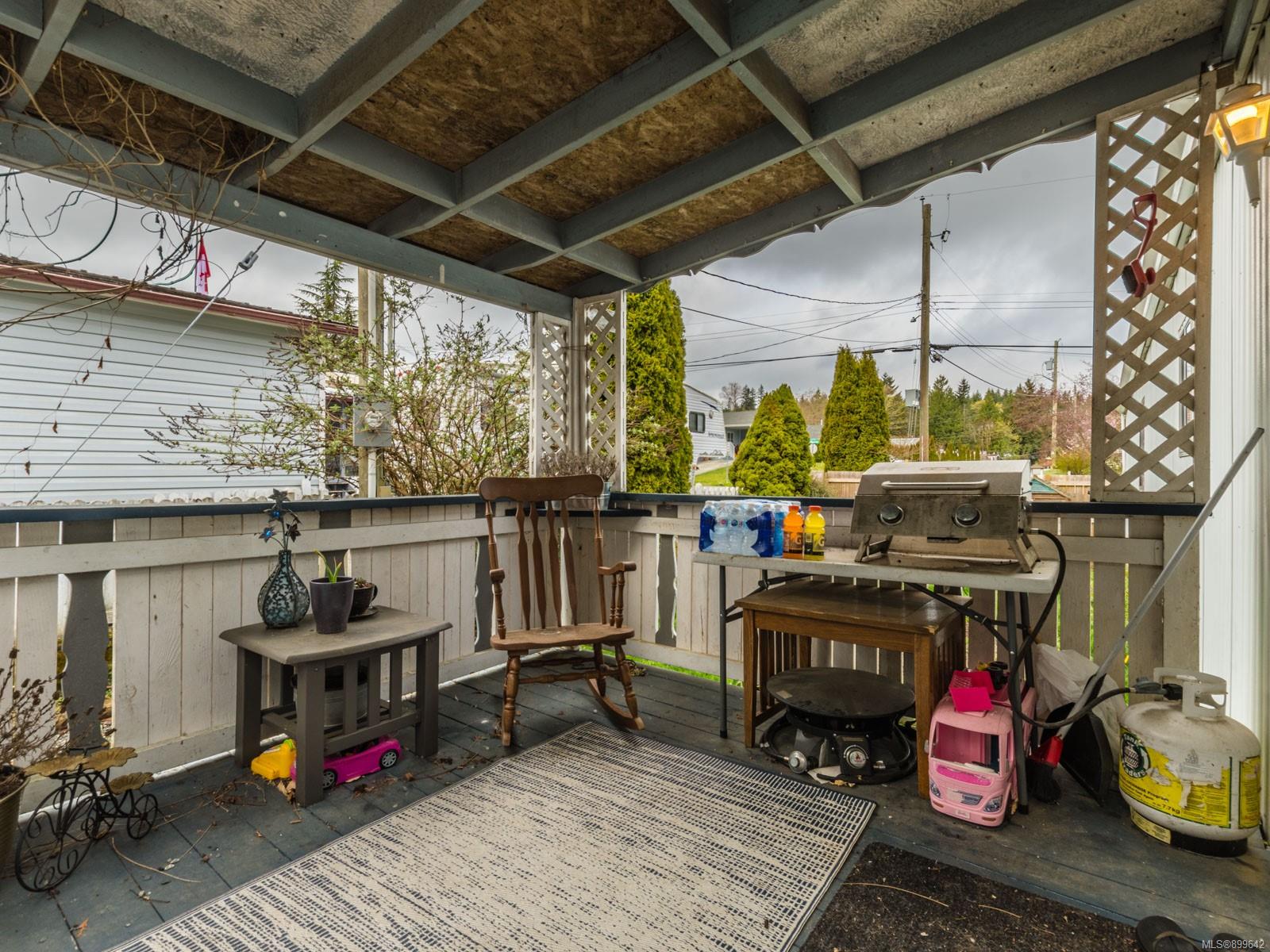 643 Alderwood Drive, Ladysmith, BC, V9G 1R5 899642 Carol Warkentin