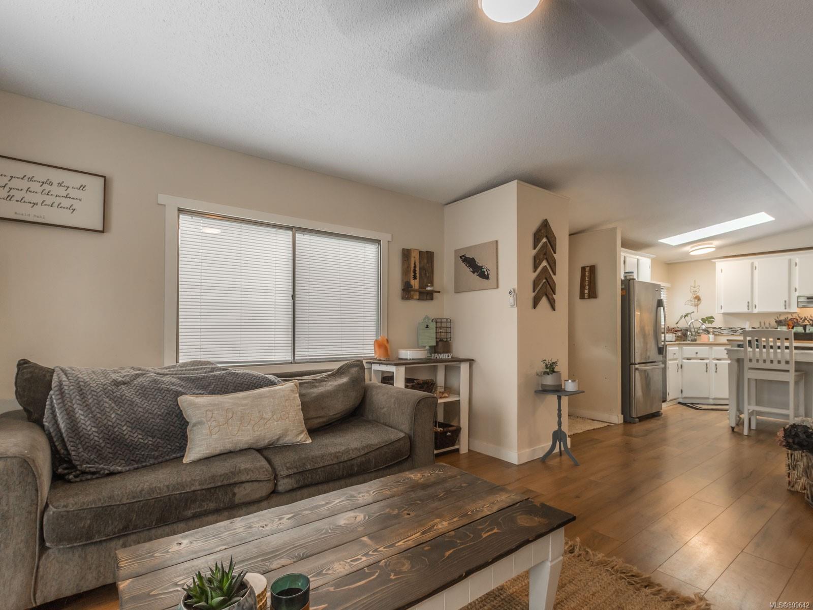 643 Alderwood Drive, Ladysmith, BC, V9G 1R5 899642 Carol Warkentin