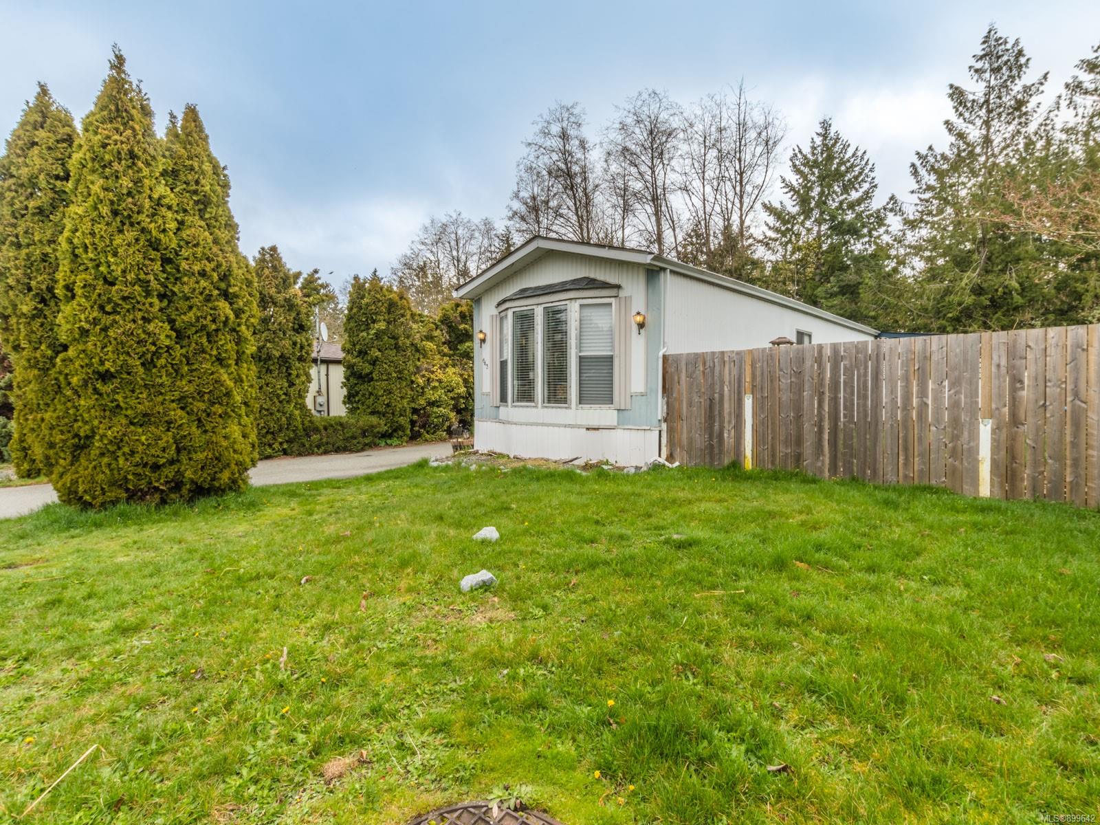 643 Alderwood Drive, Ladysmith, BC, V9G 1R5 899642 Carol Warkentin