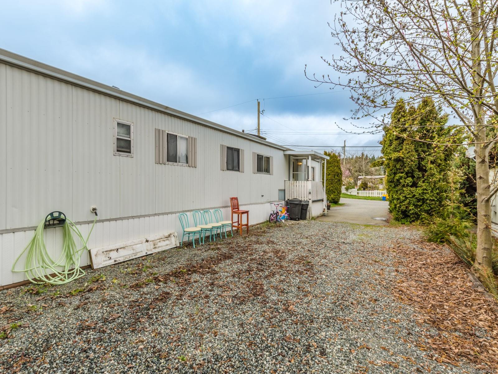 643 Alderwood Drive, Ladysmith, BC, V9G 1R5 899642 Carol Warkentin