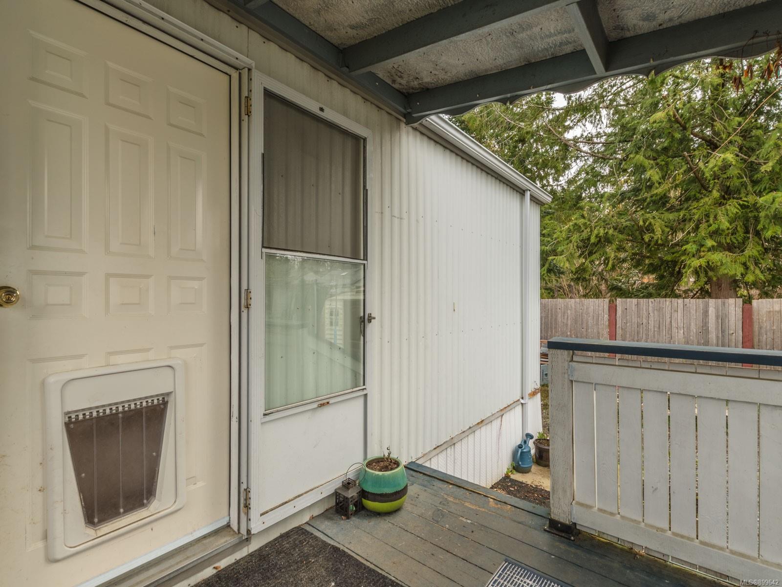 643 Alderwood Drive, Ladysmith, BC, V9G 1R5 899642 Carol Warkentin