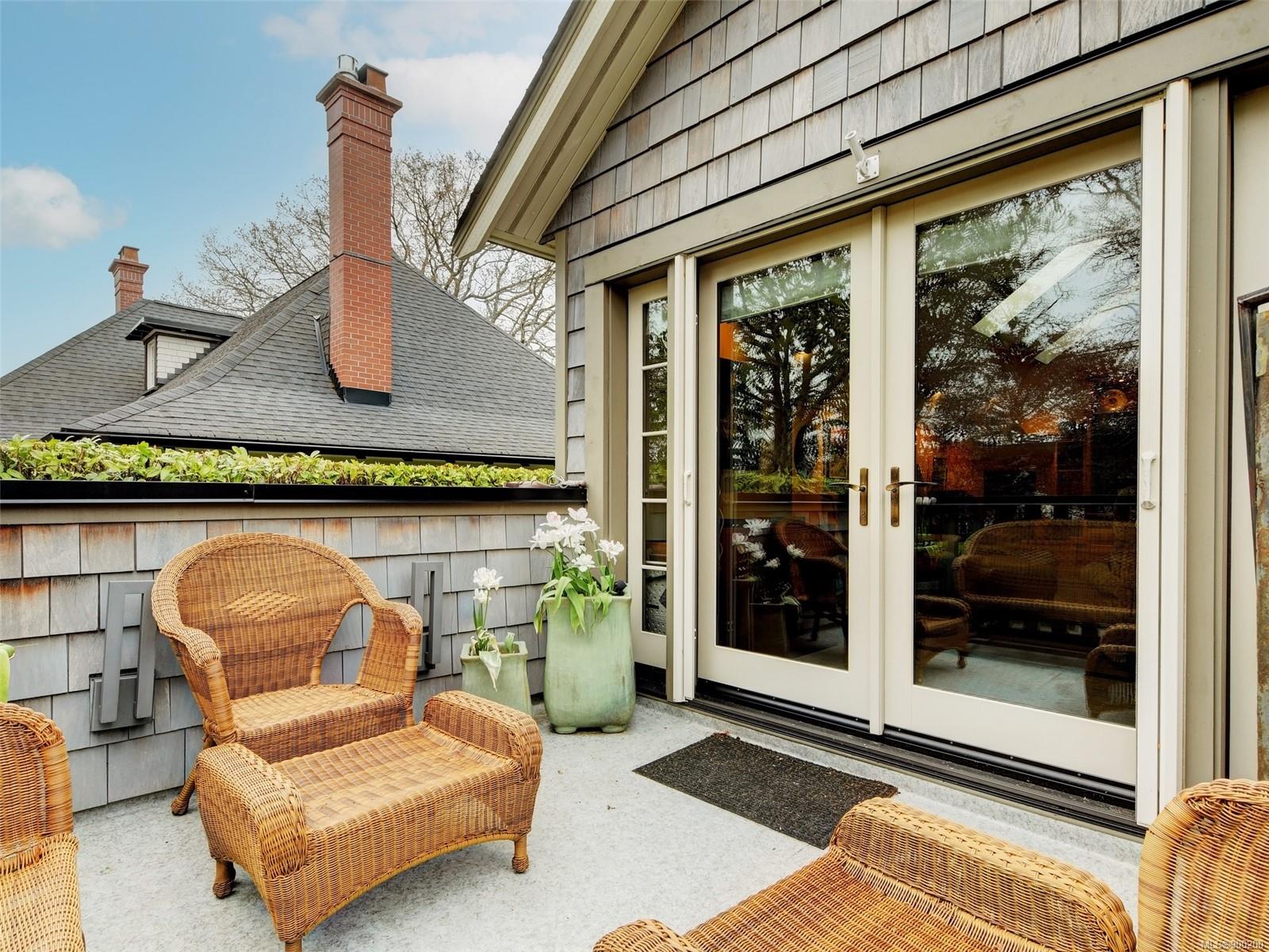 1387 St. David Street, Oak Bay, BC, V8S 4Z2 900200 Andrew Maxwell