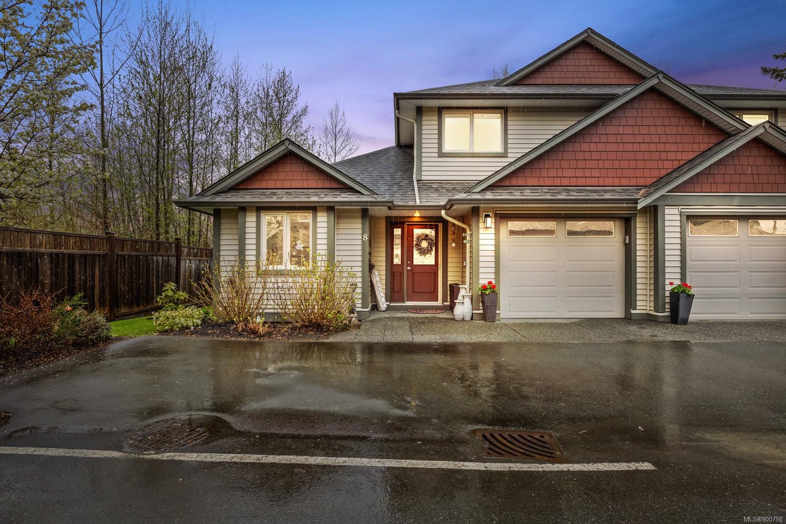 8 1620 Piercy Avenue, Courtenay, BC, V9N 3E9 900798 The King Group