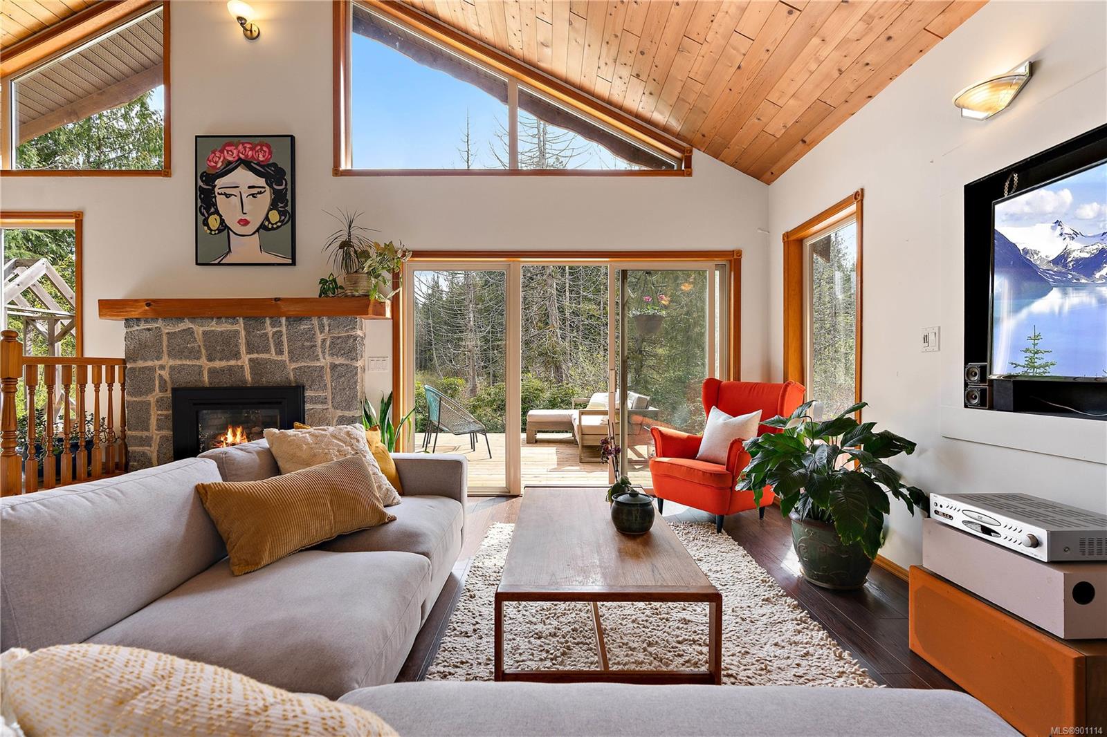 1388 Millstream Road, Highlands, BC, V9B 6G1 901114 Marten Homes