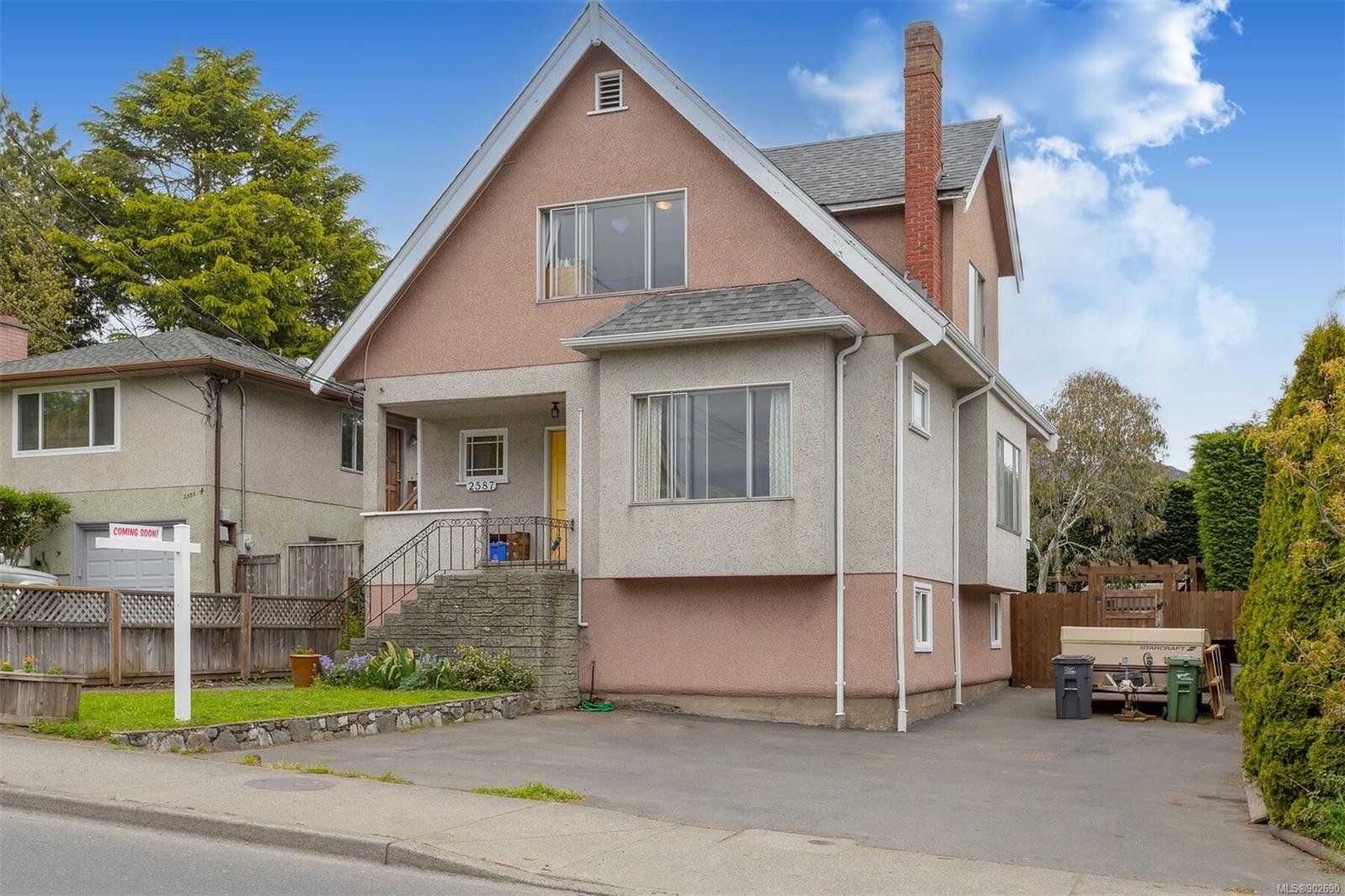 2587 Cook Street, Victoria, BC, V8T 3R8 902690 Tracy KeenanWhyte B