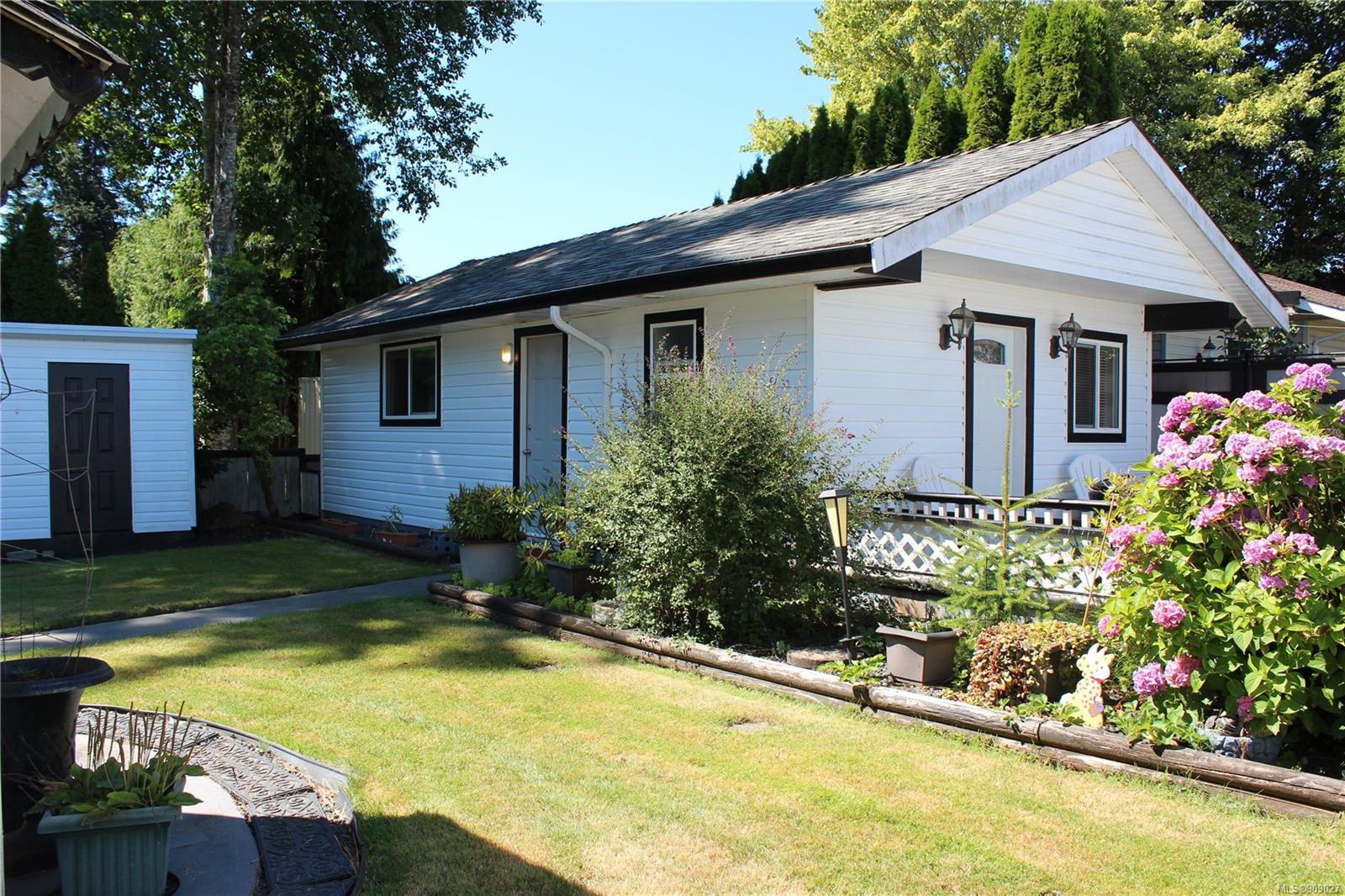 489 Parkway Road, Campbell River, BC, V9W 6C3 909027 Vanessa