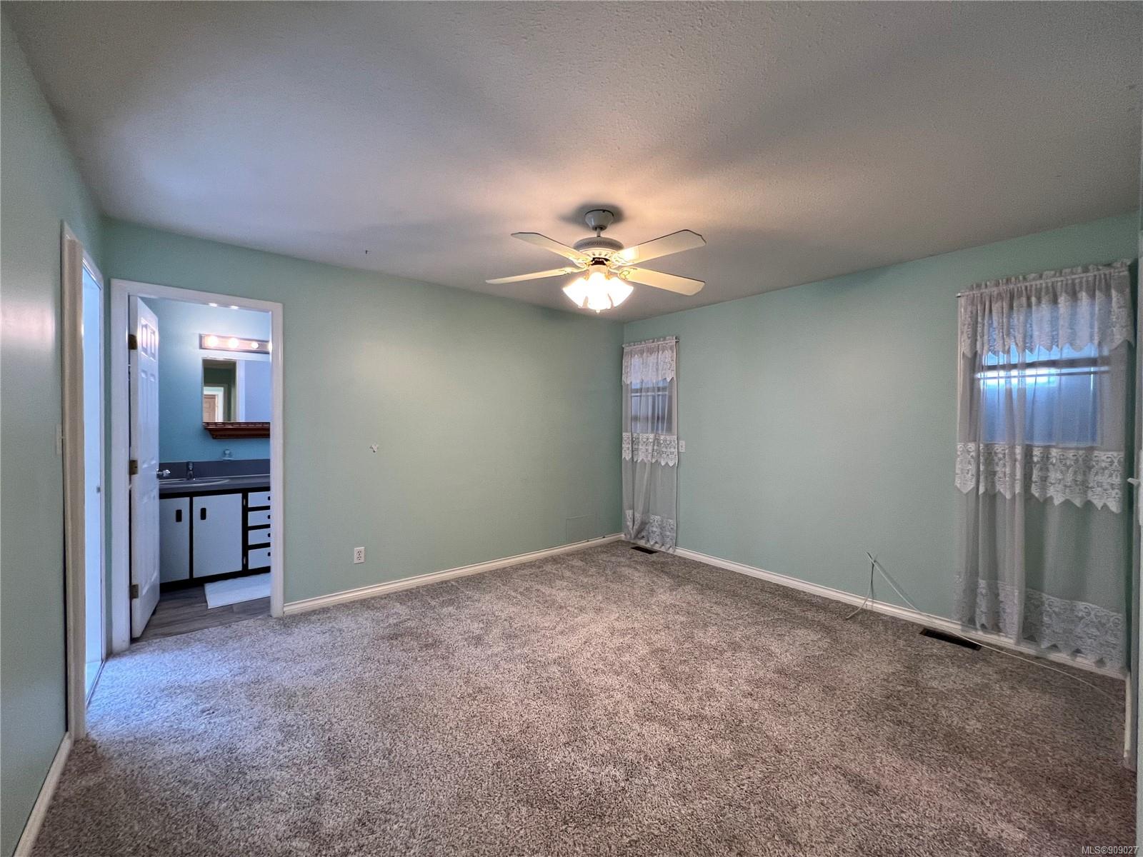 489 Parkway Road, Campbell River, BC, V9W 6C3 909027 Vanessa