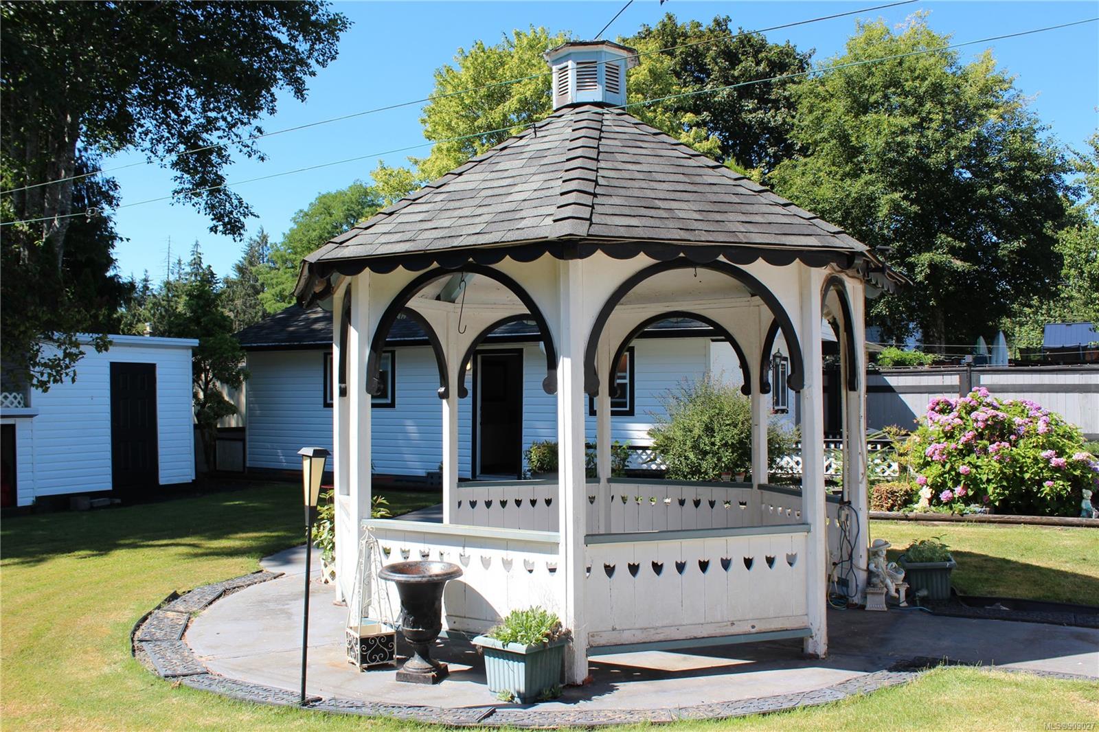 489 Parkway Road, Campbell River, BC, V9W 6C3 909027 Vanessa