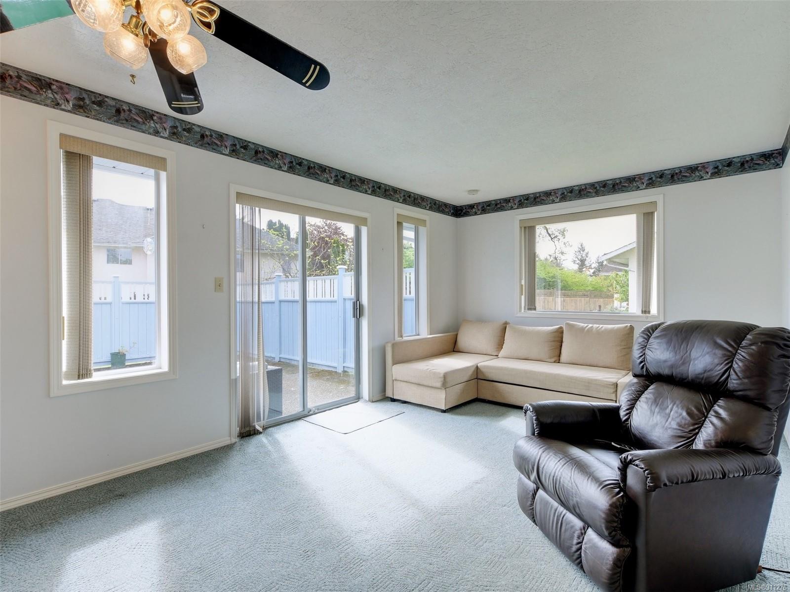 4655 Falaise Drive, Saanich, BC, V8Y 1B4 911276 McMullen Homes Team