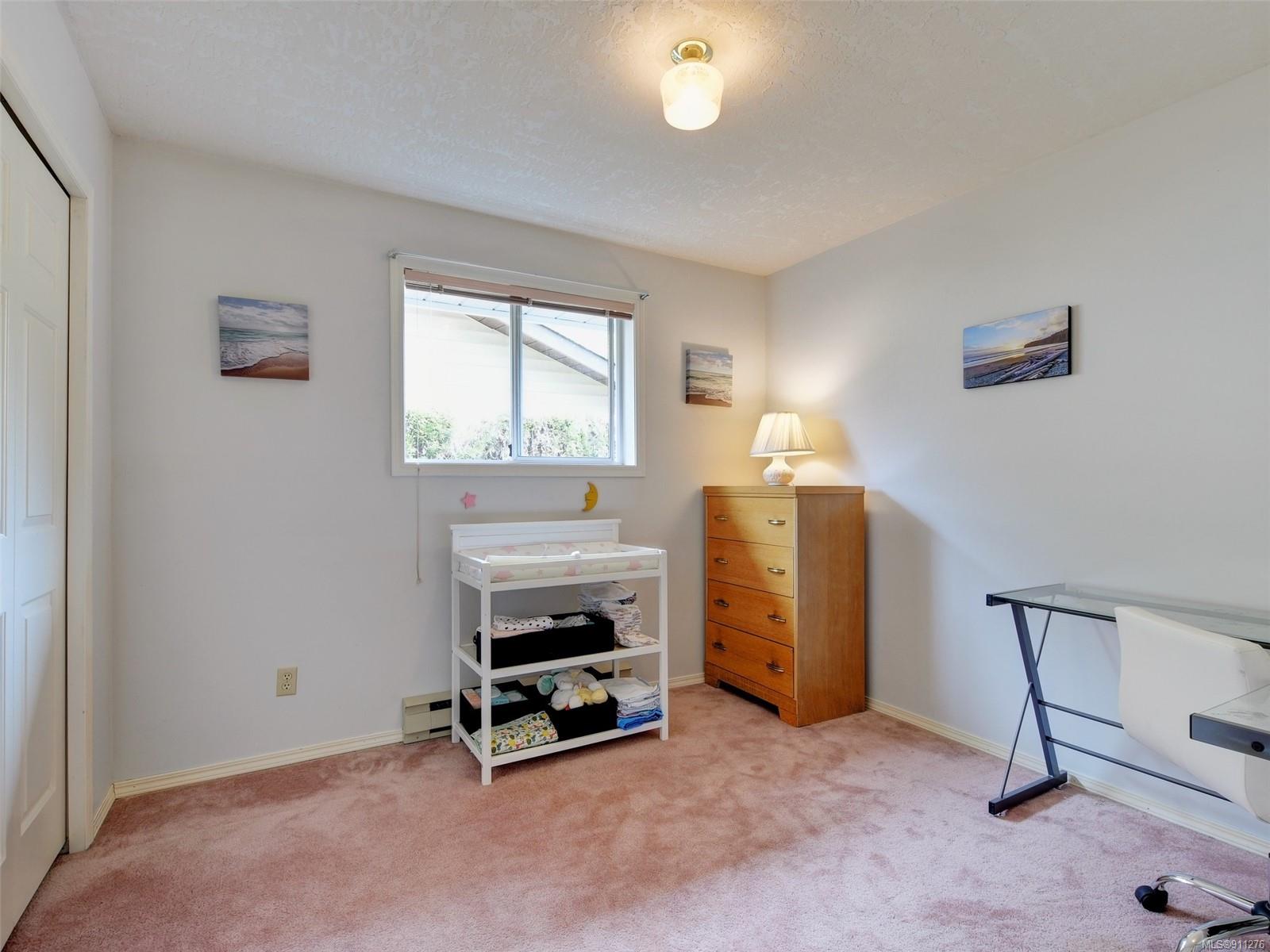 4655 Falaise Drive, Saanich, BC, V8Y 1B4 911276 McMullen Homes Team