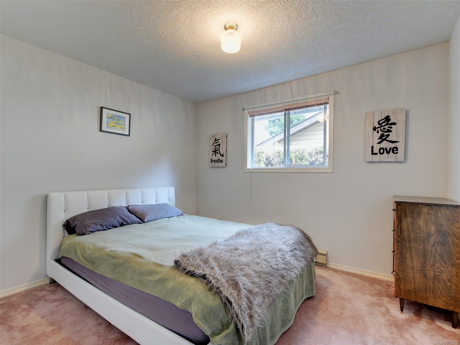 4655 Falaise Drive, Saanich, BC, V8Y 1B4 911276 McMullen Homes Team