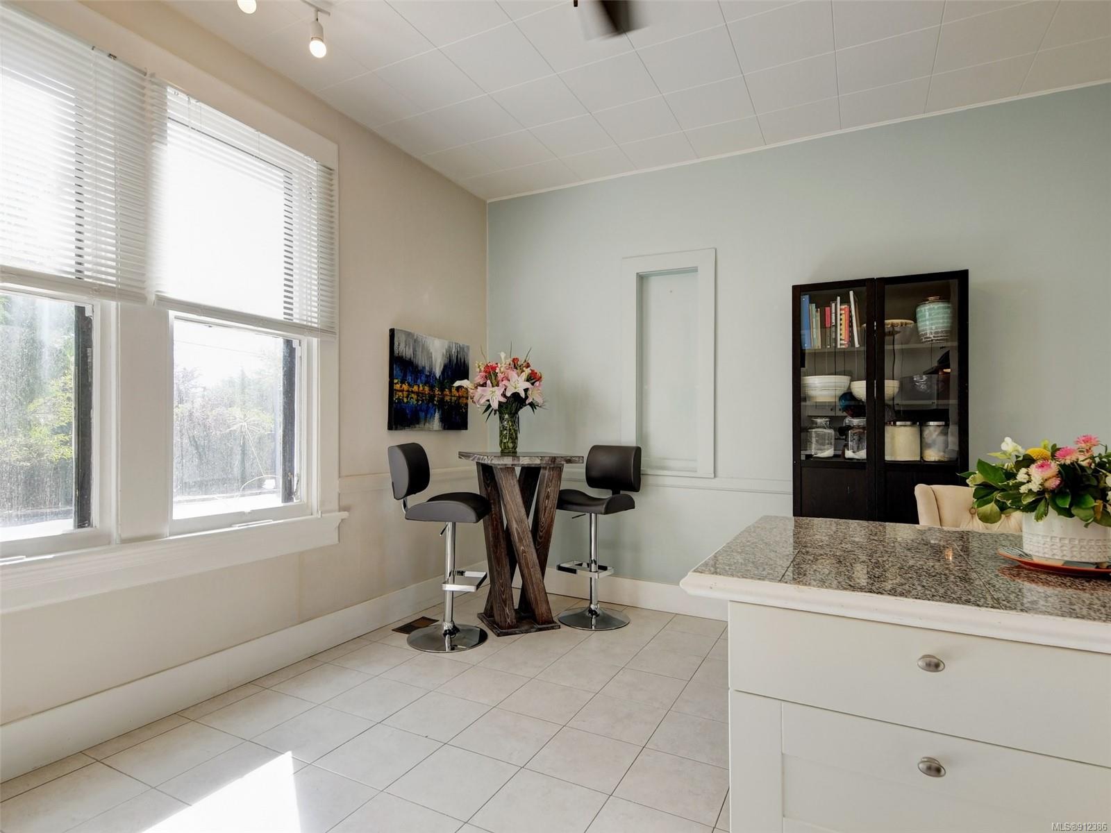 1004 Catherine Street, Victoria, BC, V9A 3V4 912386 Victoria Real