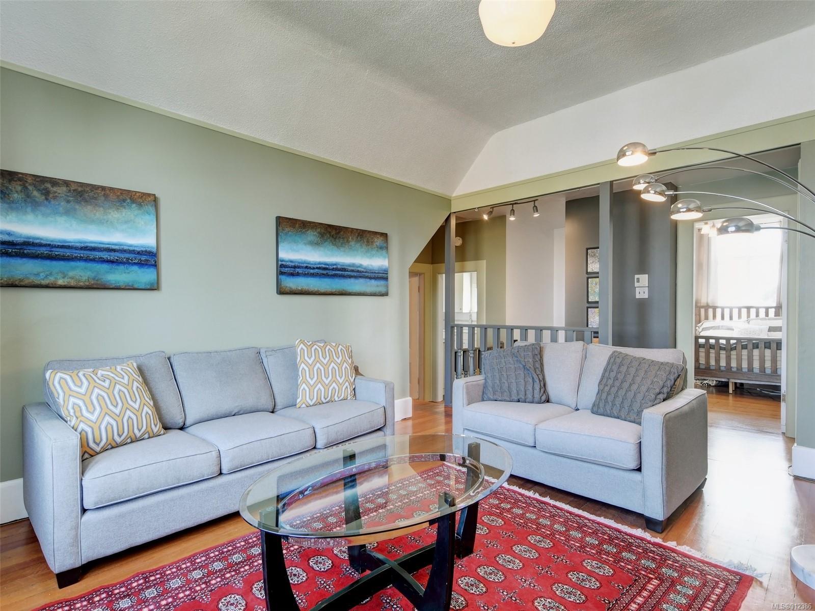 1004 Catherine Street, Victoria, BC, V9A 3V4 912386 Victoria Real