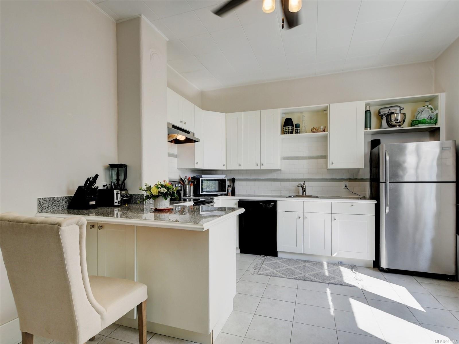 1004 Catherine Street, Victoria, BC, V9A 3V4 912386 Victoria Real