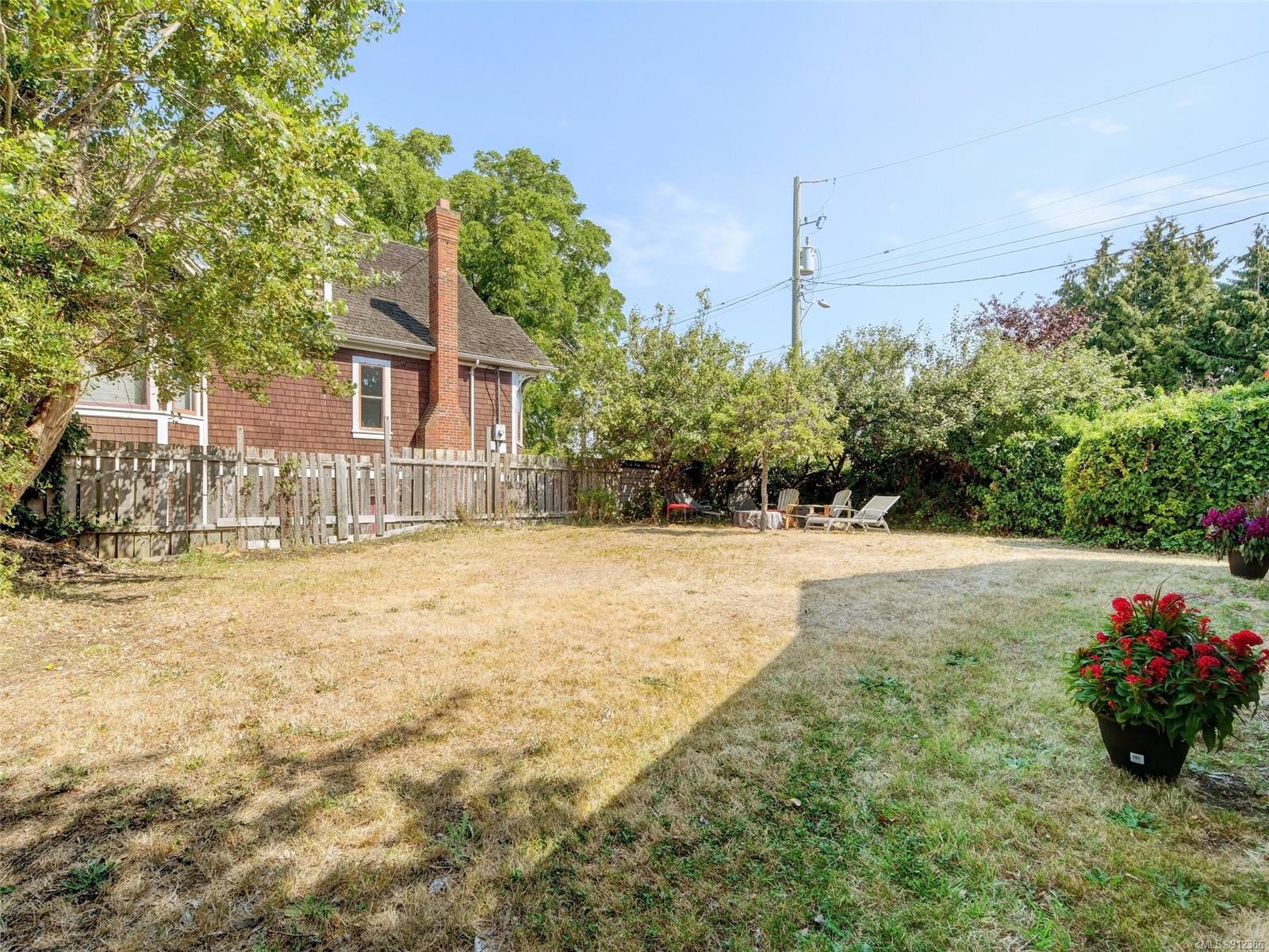 1004 Catherine Street, Victoria, BC, V9A 3V4 912386 Victoria Real