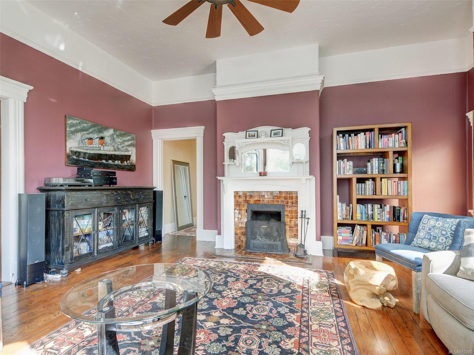 1004 Catherine Street, Victoria, BC, V9A 3V4 912386 Victoria Real