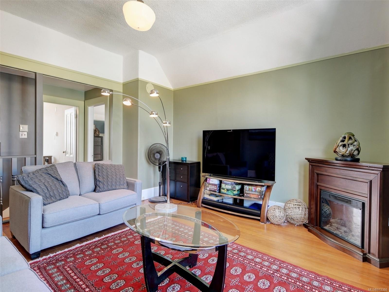 1004 Catherine Street, Victoria, BC, V9A 3V4 912386 Victoria Real