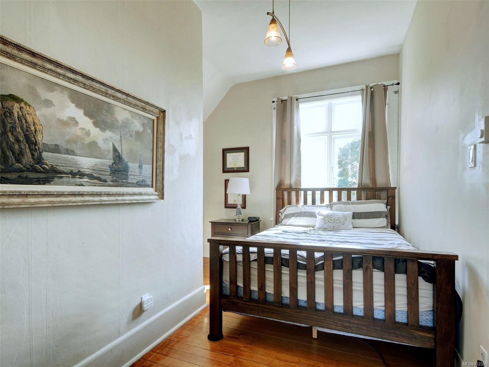 1004 Catherine Street, Victoria, BC, V9A 3V4 912386 Victoria Real