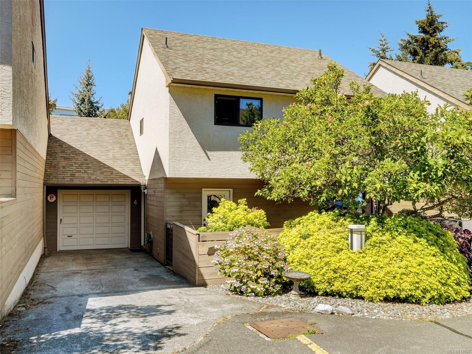 4 4350 West Saanich Road Saanich BC V8Z 3E9 912937 Julie Demelo 4-4350-west-saanich-road-saanich-bc-v8z-3e9-912937-julie-demelo