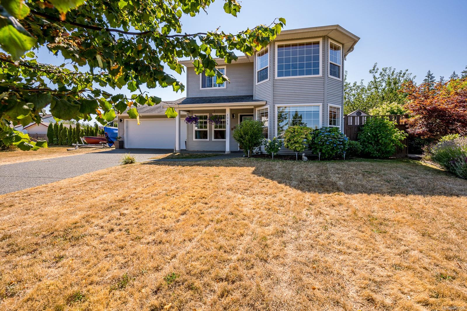 1315 Coast View Drive, Comox, BC, V9M 3S7 912955 Danielle Sharpe