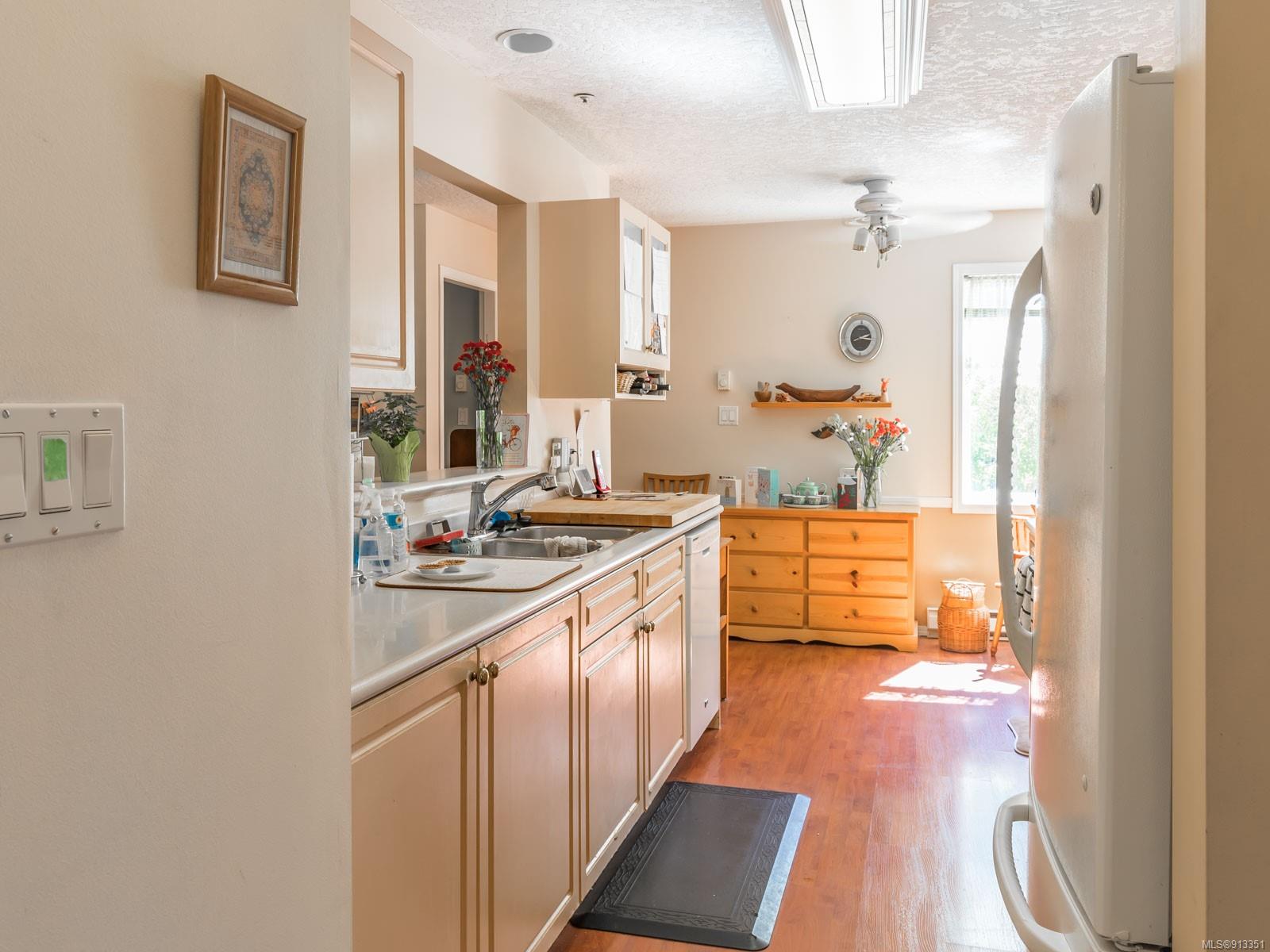 13 571 Bradley Street, Nanaimo, BC, V9S 1B9 913351 Susan McGougan