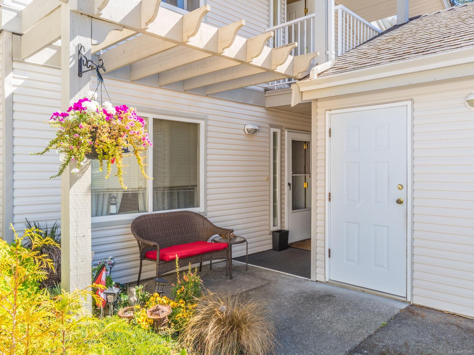 13 571 Bradley Street, Nanaimo, BC, V9S 1B9 913351 Susan McGougan