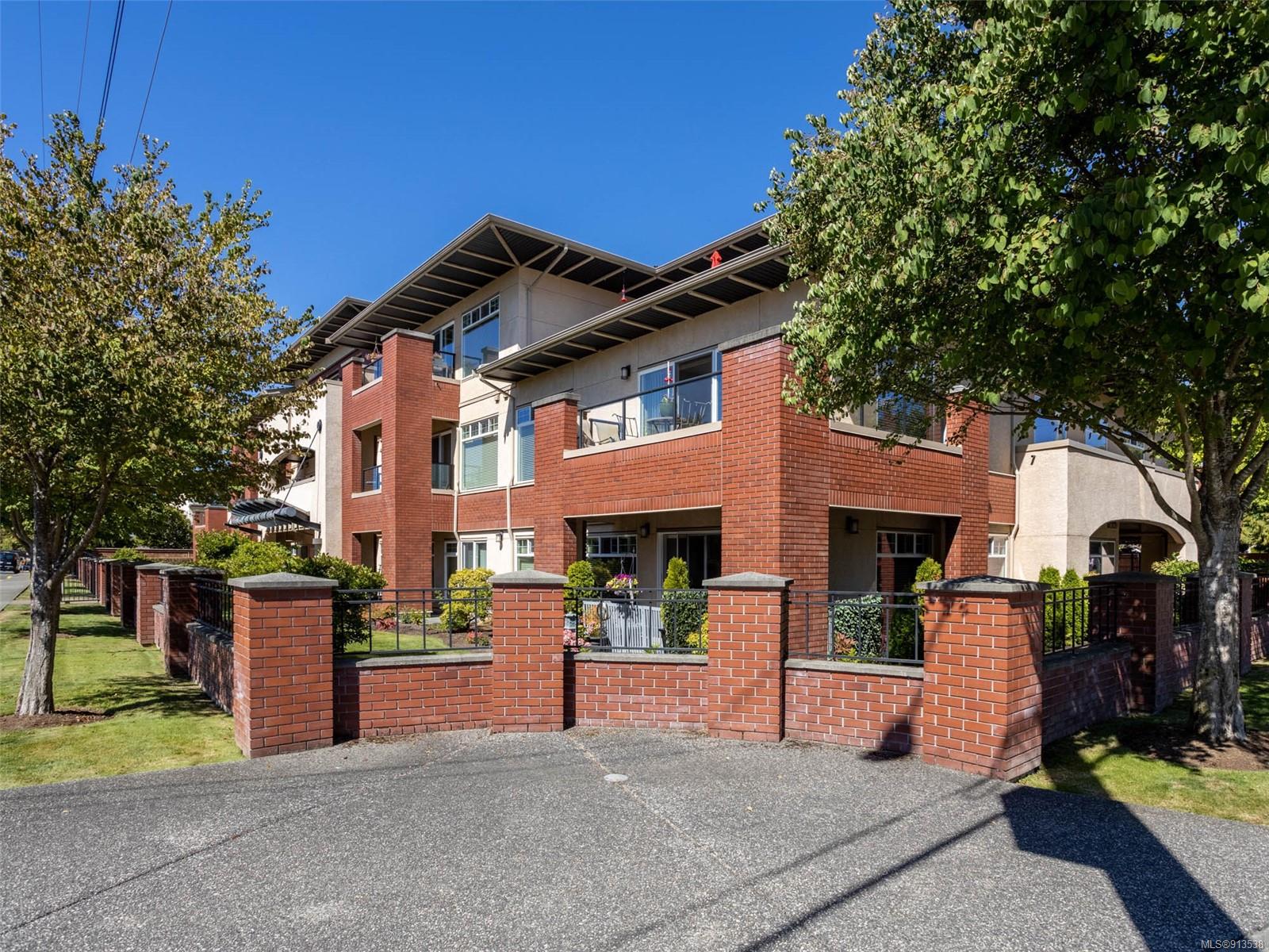 209 2380 Brethour Avenue, Sidney, BC, V8L 2A5 913538 Rob Rolston PREC*