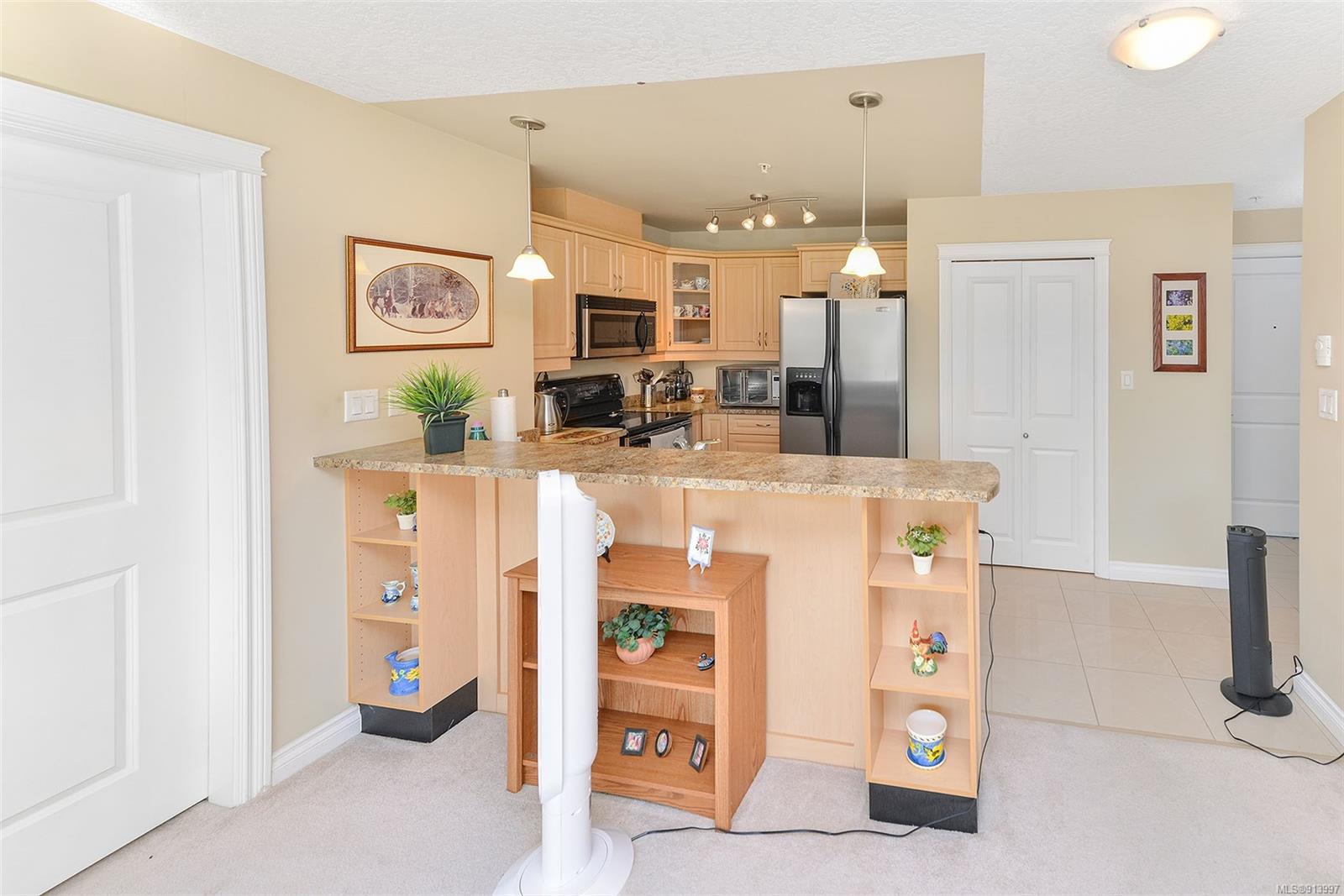 #405 4536 Viewmont Avenue, Saanich, BC, V8Z 5L2 | 913997 | Matt Loken