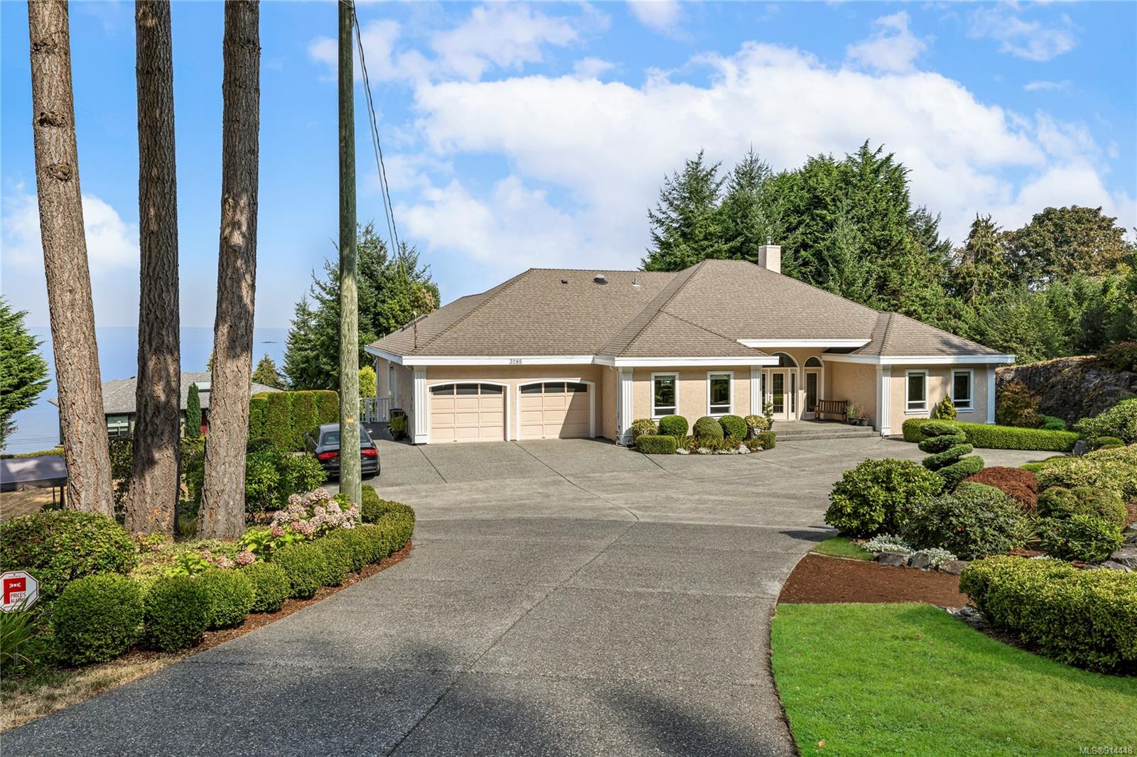 3285 Dolphin Drive, Nanoose Bay, BC, V9P 9J1 914448 Sabine Pitt