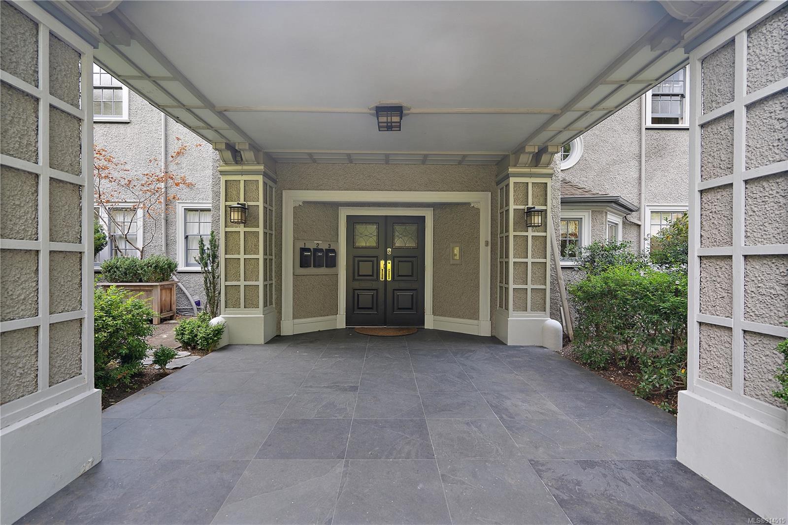 3, 906 St. Charles Street, Victoria, BC, V8S 3P6 914515 Marten