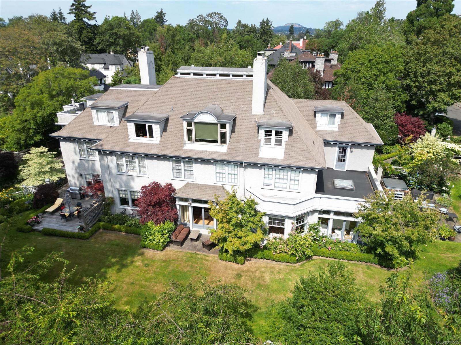 3, 906 St. Charles Street, Victoria, BC, V8S 3P6 914515 Marten