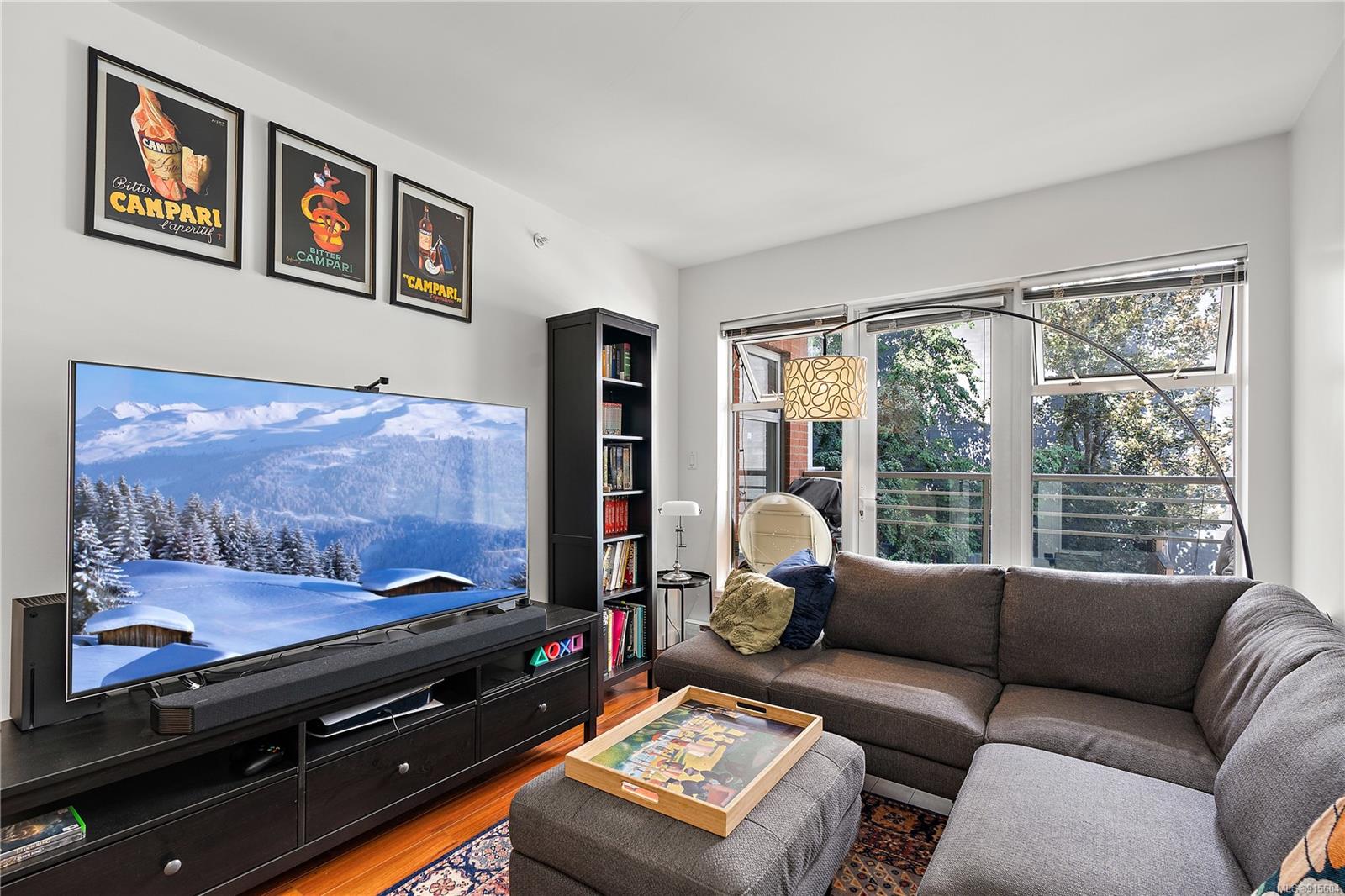 207 1030 Yates Street, Victoria, BC, V8V 5A7 915604 Marten Homes