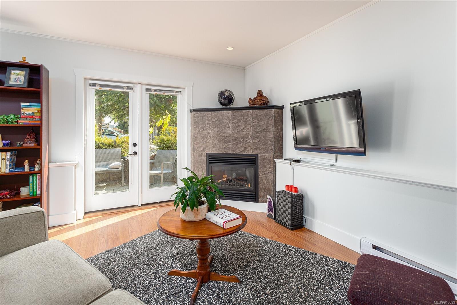 1 66 Moss Street, Victoria, BC, V8V 4L8 916599 Tracy KeenanWhyte