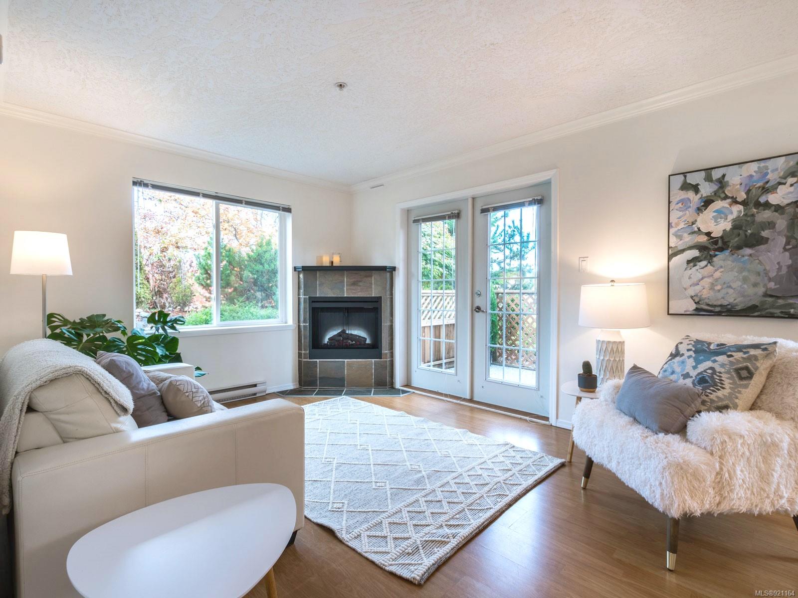 3 8 White Street, Ladysmith, BC, V9G 1A3 921164 Carol Warkentin