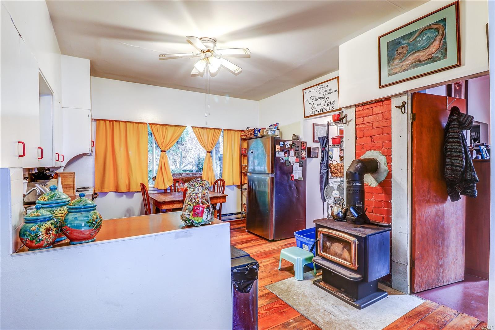 440 1st Street, Sointula, BC, V0N 3E0 921816 Oceanside Life Real