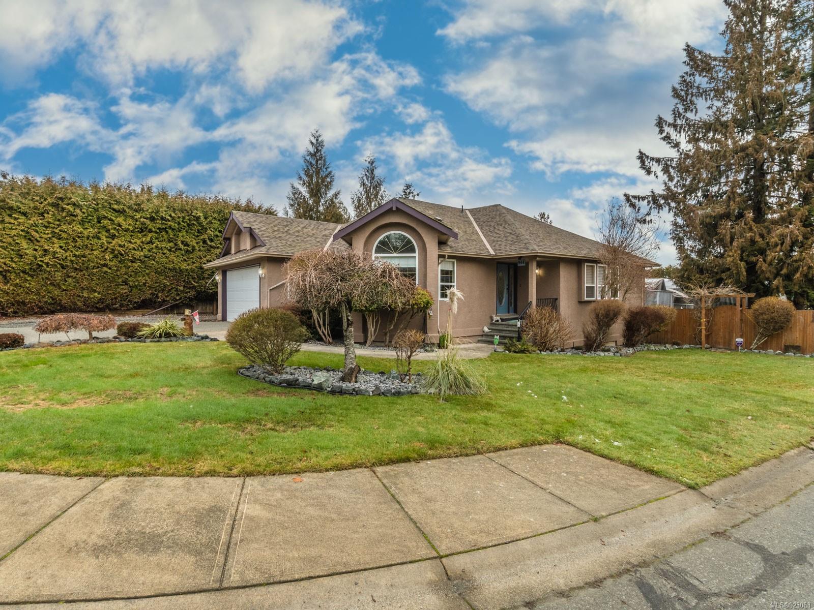 944 Oliver Terrace, Ladysmith, BC, V9G 1R1 923063 Carol Warkentin