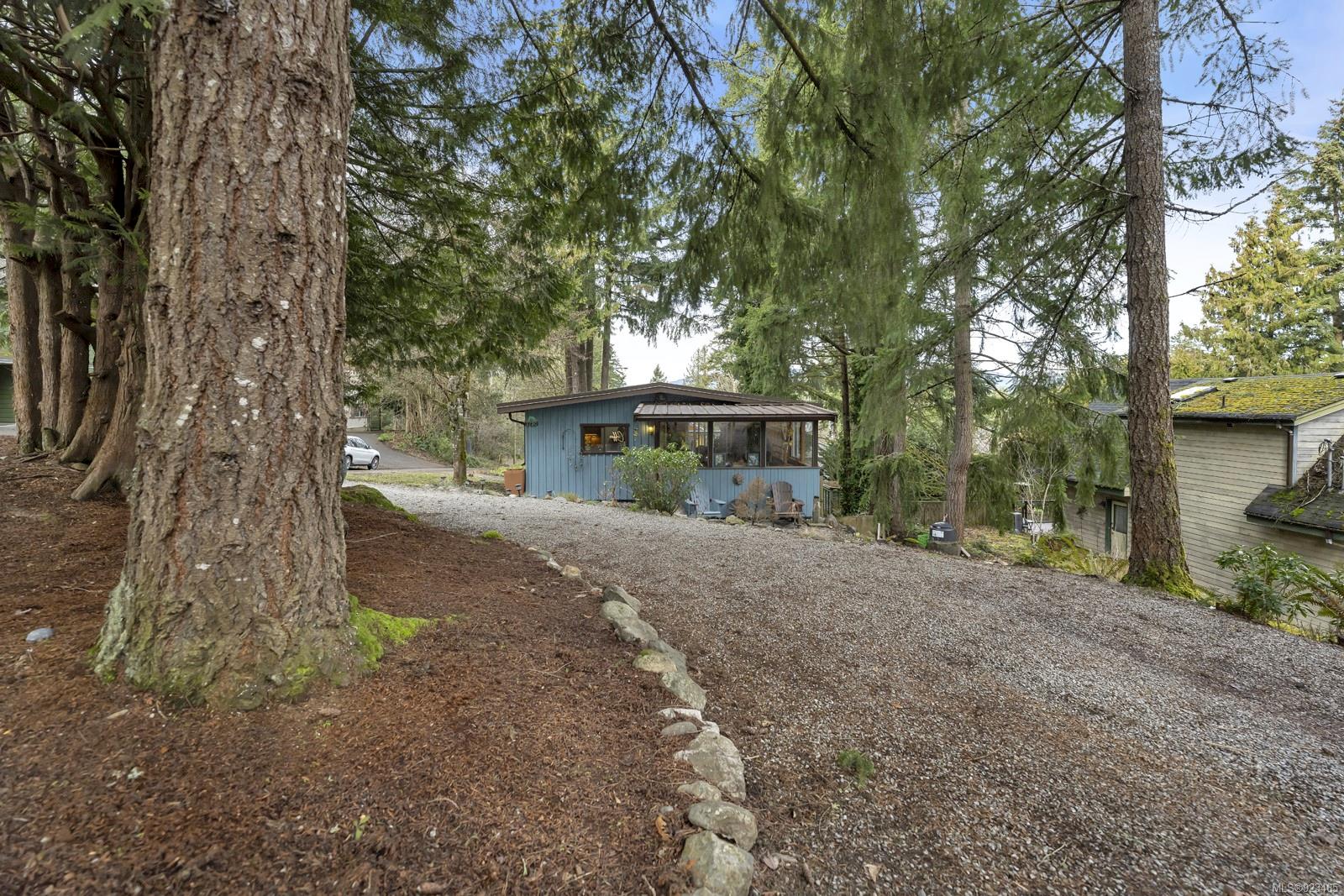2720 Dundas Road, Shawnigan Lake, BC, V0R 2W0 923465 Sarah Doyle