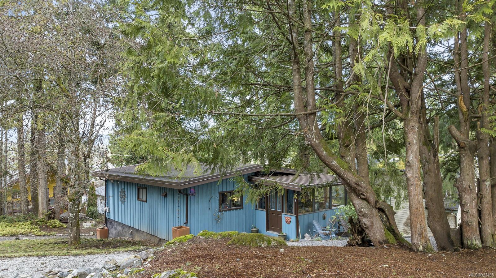 2720 Dundas Road, Shawnigan Lake, BC, V0R 2W0 923465 Sarah Doyle