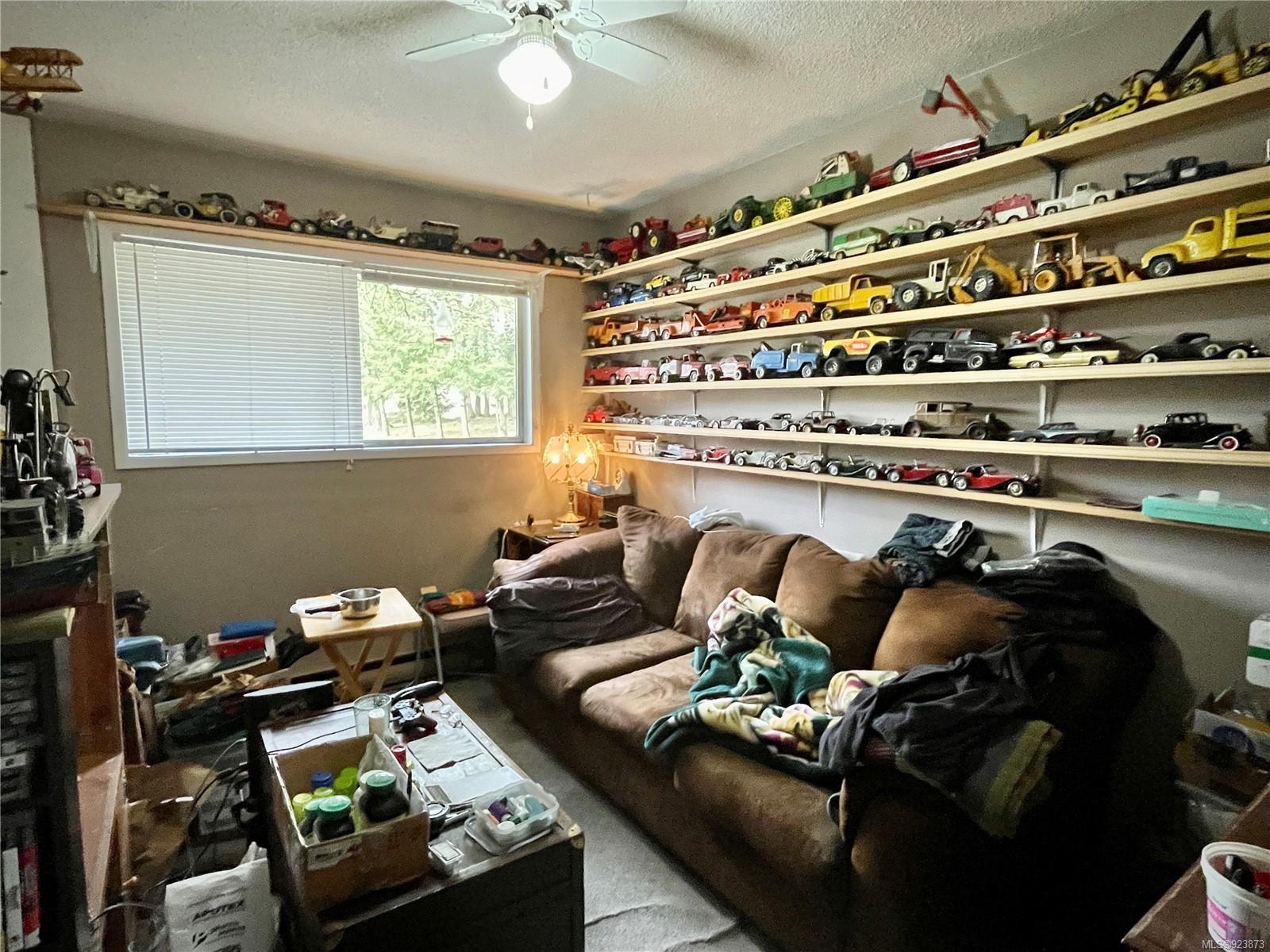 6623 Bell McKinnon Road, Duncan, BC, V9L 6B6 923873 Joseph Goh