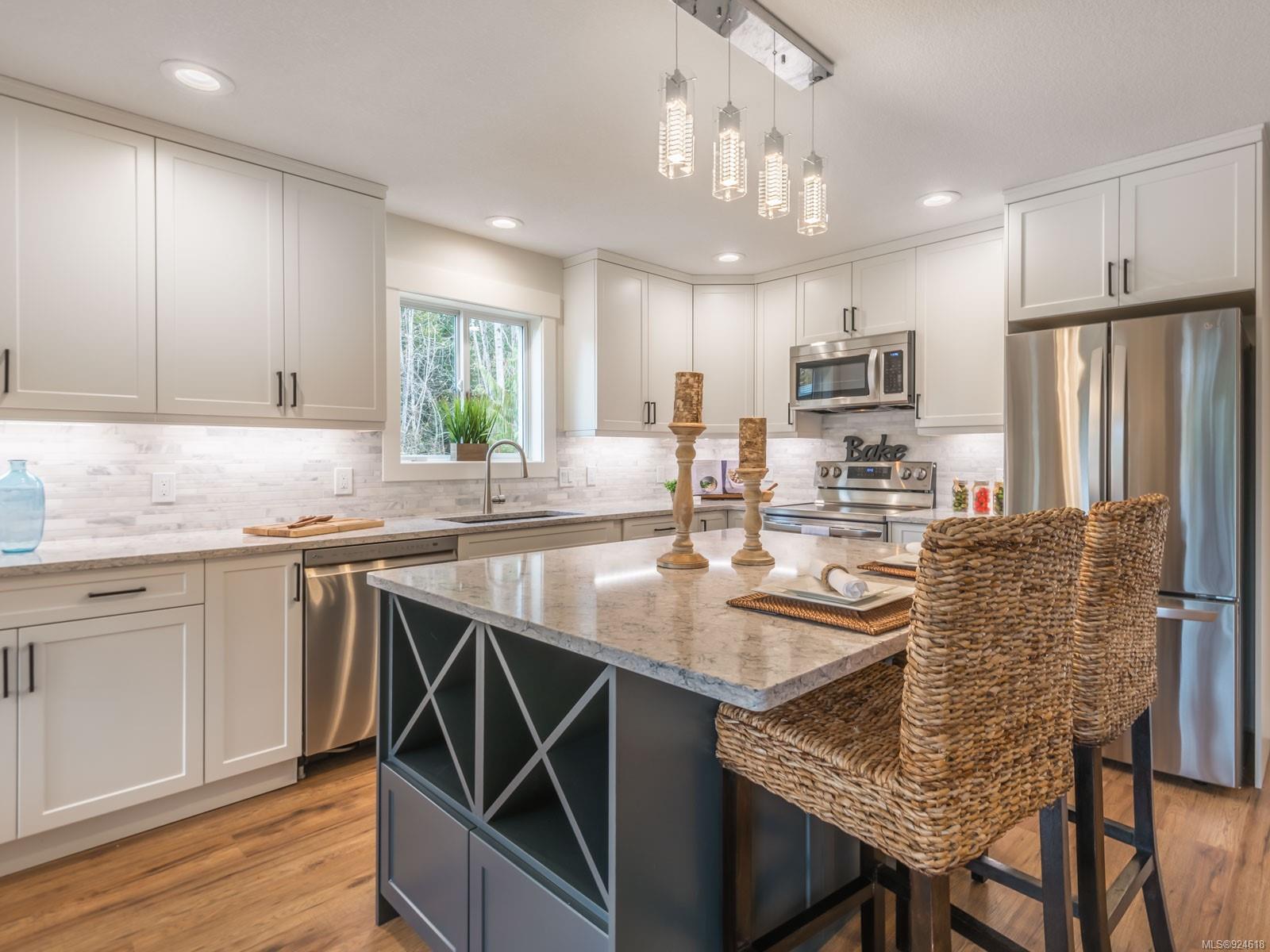 1860 Rebecca Place, Errington, BC, V0R 1V0 924618 Cody Dreger and