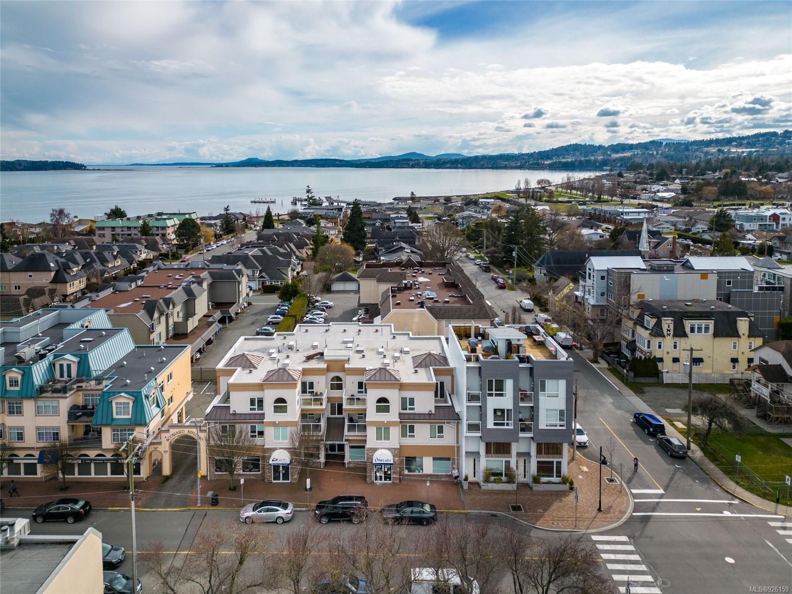 301 2475 Bevan Avenue, Sidney, BC, V8L 4M9 926159 Bobby Sparrow