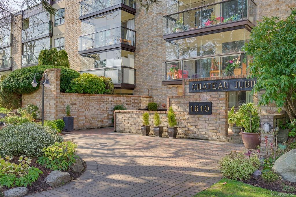 302 1610 Jubilee Avenue, Victoria, BC, V8R 4N3 926752 Bobby