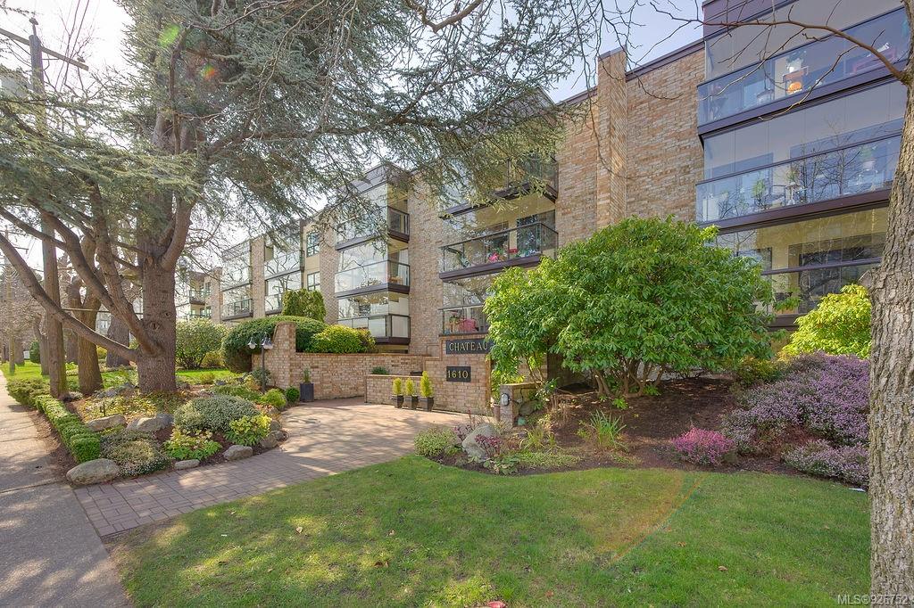 302 1610 Jubilee Avenue, Victoria, BC, V8R 4N3 926752 Bobby