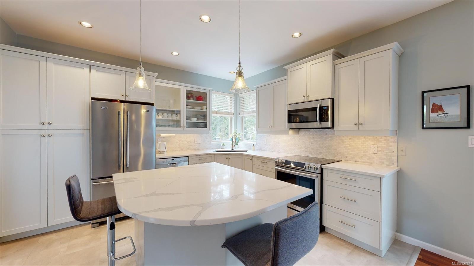 2404 Sunriver Way, Sooke, BC, V9Z 0Y5 927844 Your Home Team