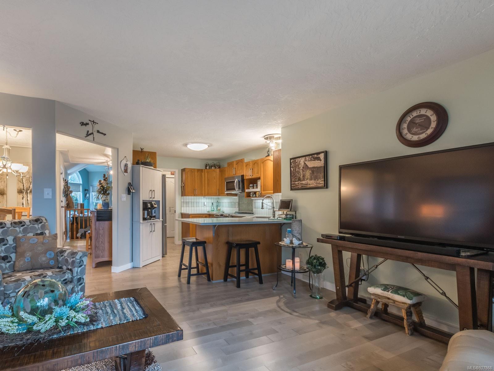 944 Oliver Terrace, Ladysmith, BC, V9G 1R1 927868 Carol Warkentin and Associates Personal