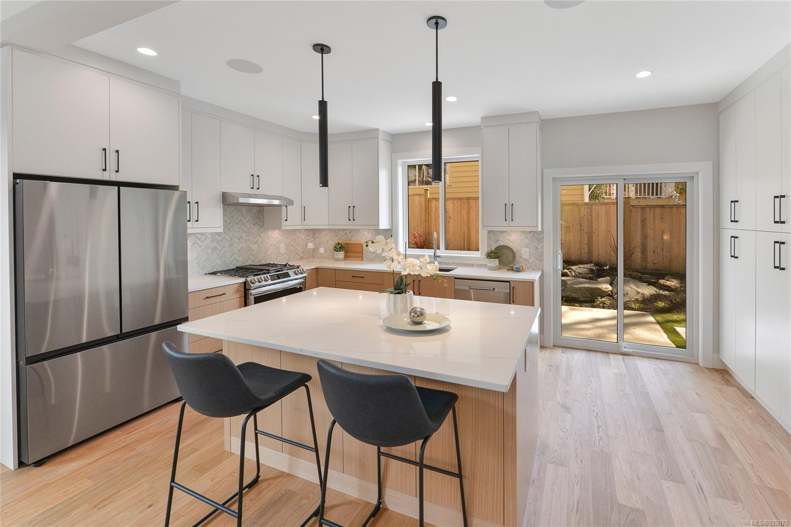 7119 Hagan Road, Central Saanich, BC, V8M 1C4 929070 Miles Takacs