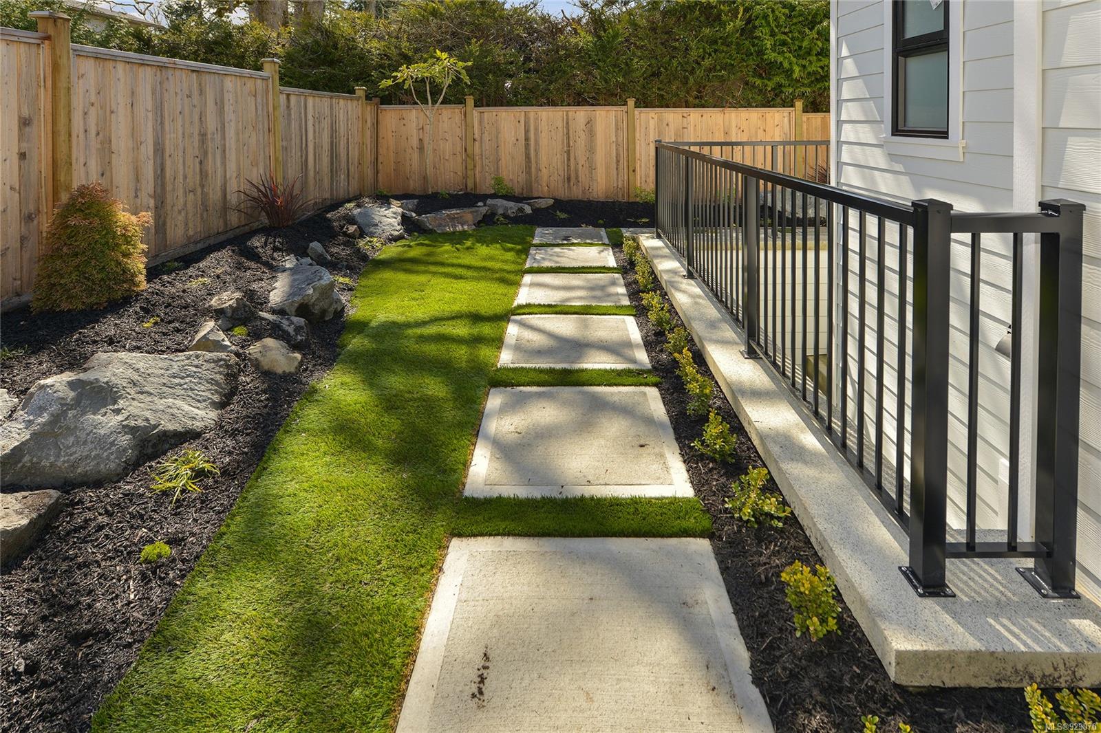 7119 Hagan Road, Central Saanich, BC, V8M 1C4 929070 Miles Takacs