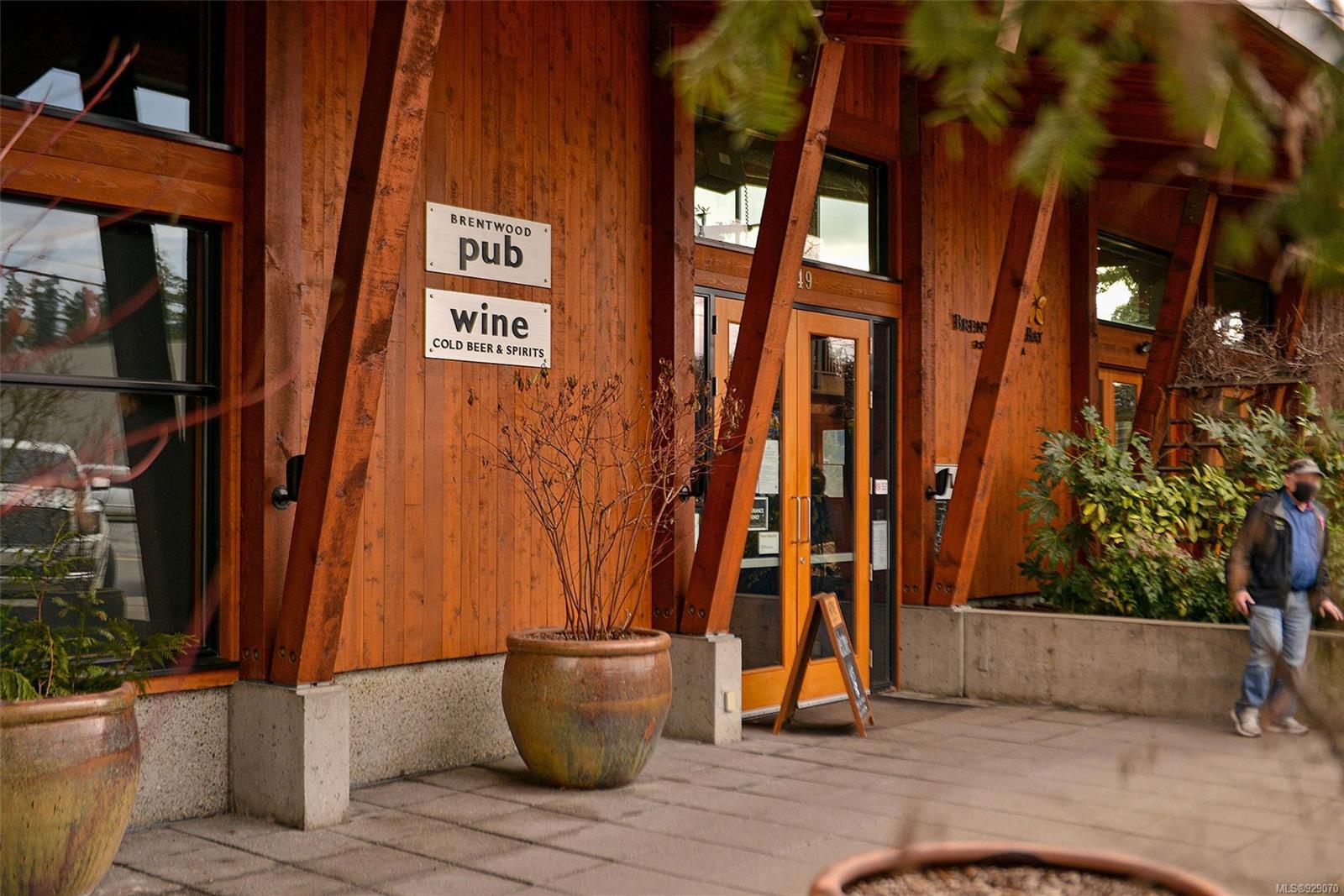 7119 Hagan Road, Central Saanich, BC, V8M 1C4 929070 Miles Takacs