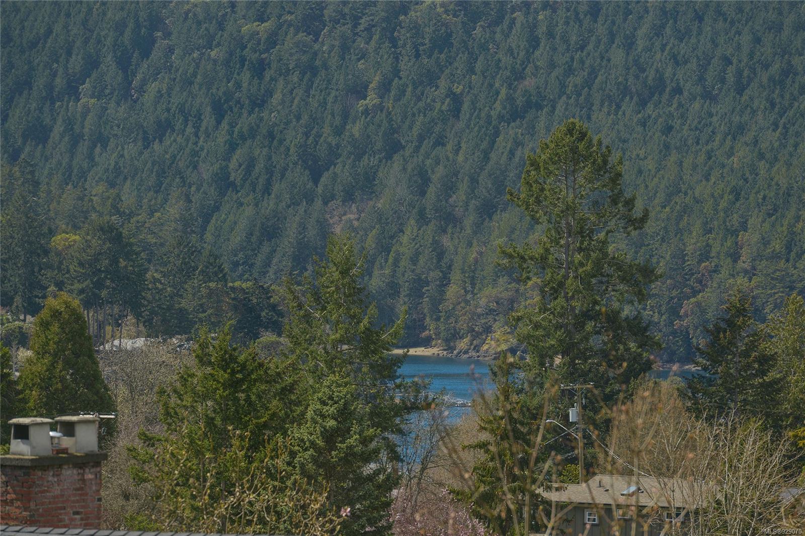 7119 Hagan Road, Central Saanich, BC, V8M 1C4 929070 Miles Takacs